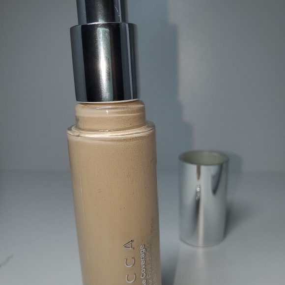 *Sold*Ultimate Cover Foundation - Picture 2 of 7